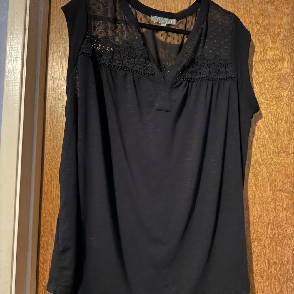 Daniel Rainn Black Sleeveless Lace Blouse